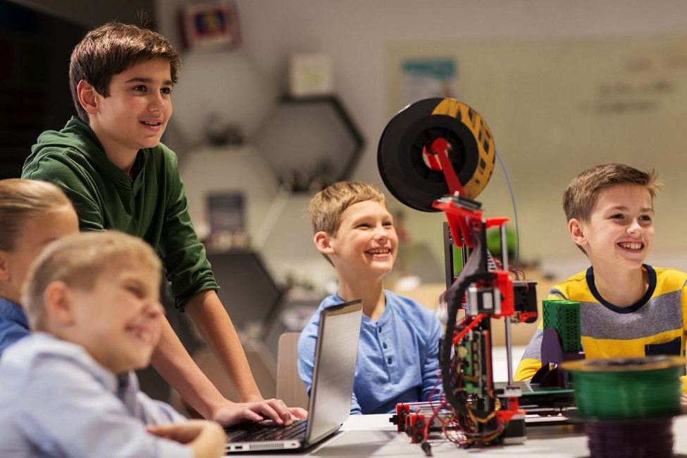 3 d child. Робототехника для детей. Роботостроение для детей. Робототехника в школе. Робототехника для дошкольников.